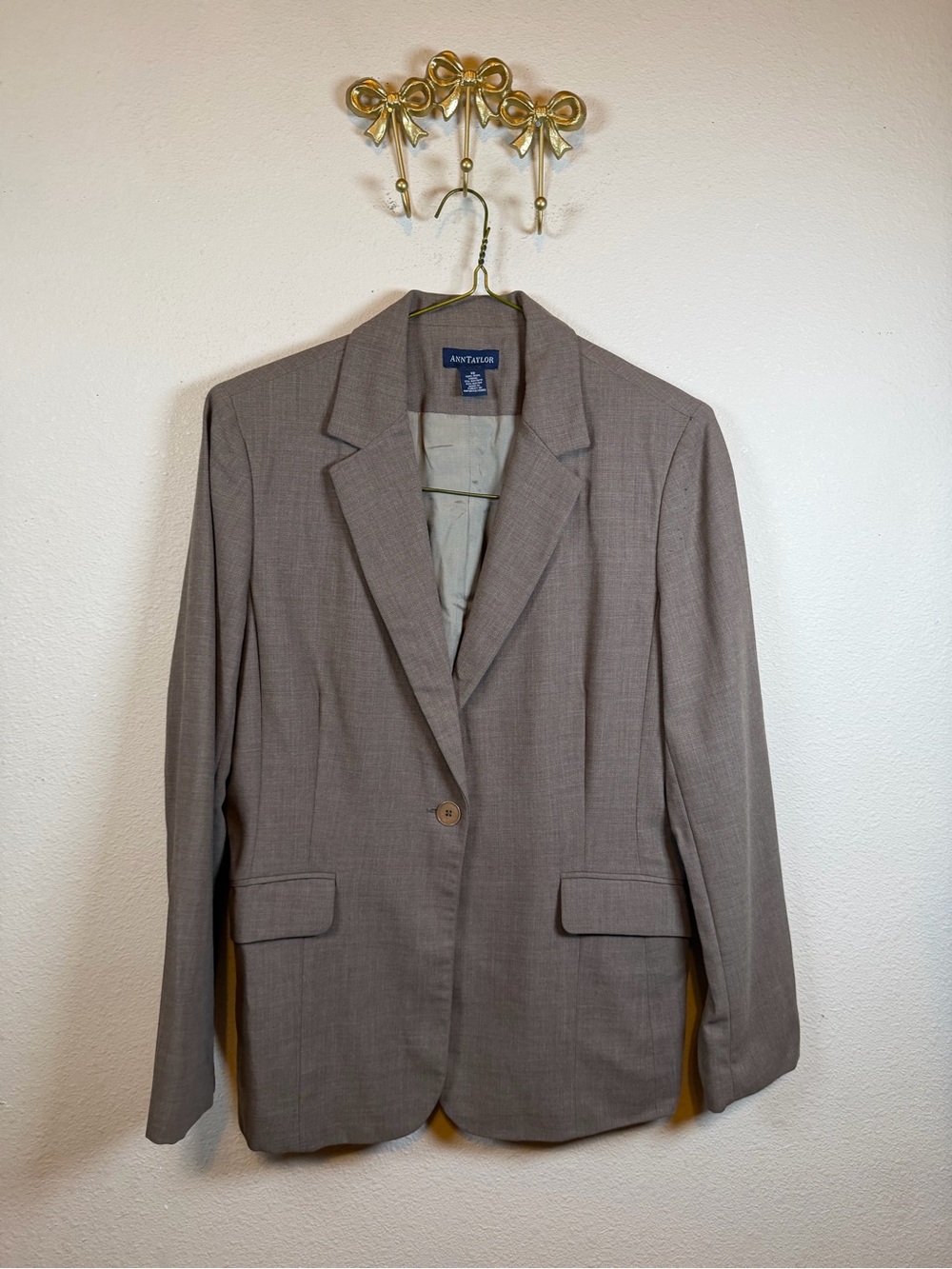 Ann Taylor Light Brown Single-Button Blazer 100% Wool. Size 10